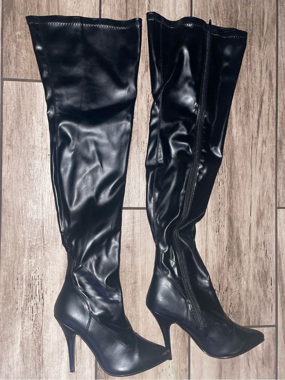 Pleaser USA footwear, Seduce-3000 model knee-high boots, Size 9